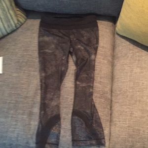 Rare Lululemon cropped leggings